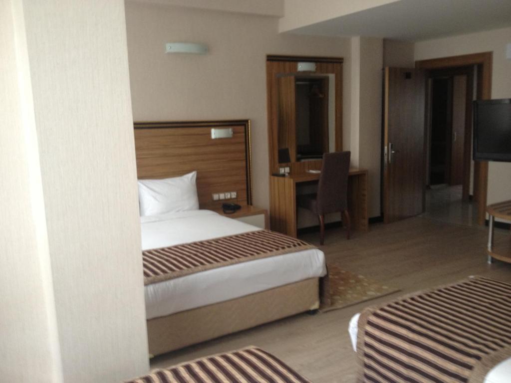 Buyuk Hotel Καισάρεια Δωμάτιο φωτογραφία